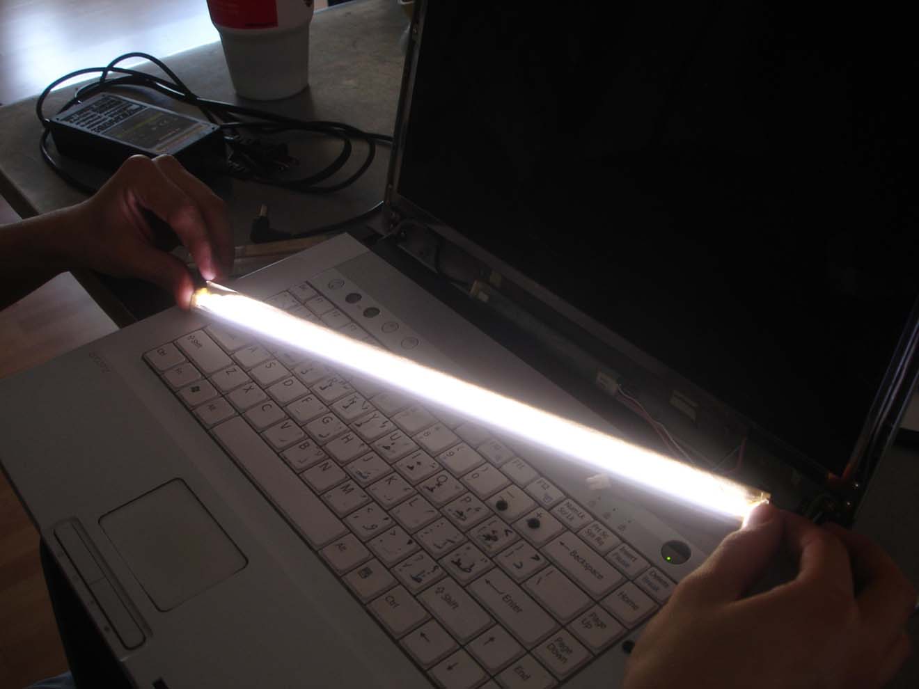 Замена и ремонт подсветки экрана ноутбука в Пушкино